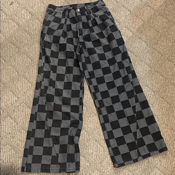 Checkered Black and Gray Wide-Leg Pants - Picture 3 of 9